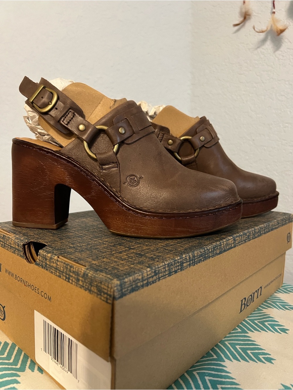 NWT Born Brown Leather Slingback Clog with Brass Ring Size 8 - Picture 10 of 14